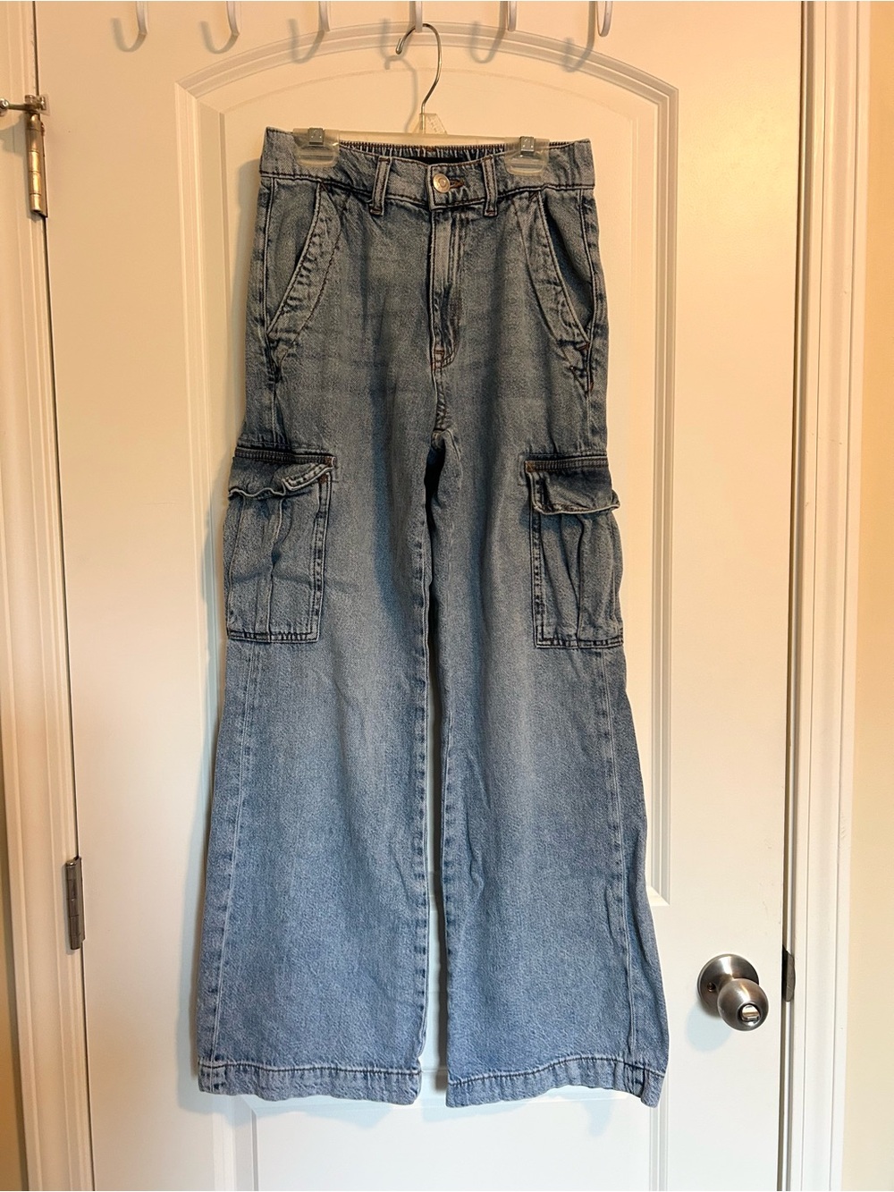Aeropostale Light Blue Wide-Leg Cargo Jeans high rise- 24 short